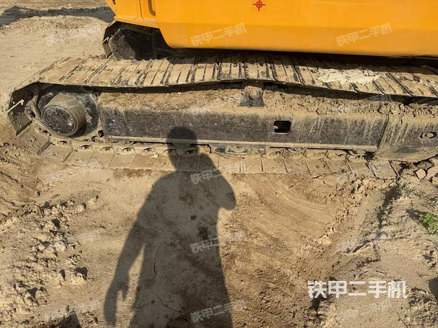 單側履帶整體(整機外觀) 單側履帶整體(整機外觀)
