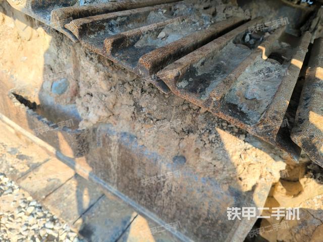 右驱动轮(行走机构) 右驱动轮(行走机构)