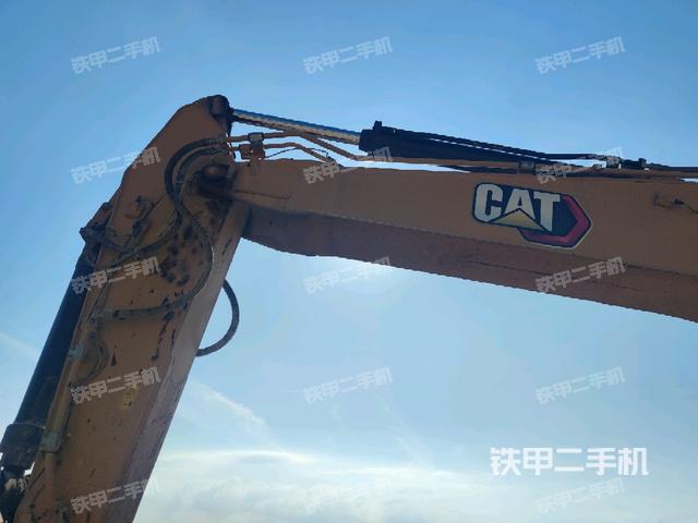 小臂整体左后(工作和回转装置) 小臂整体左后(工作和回转装置)