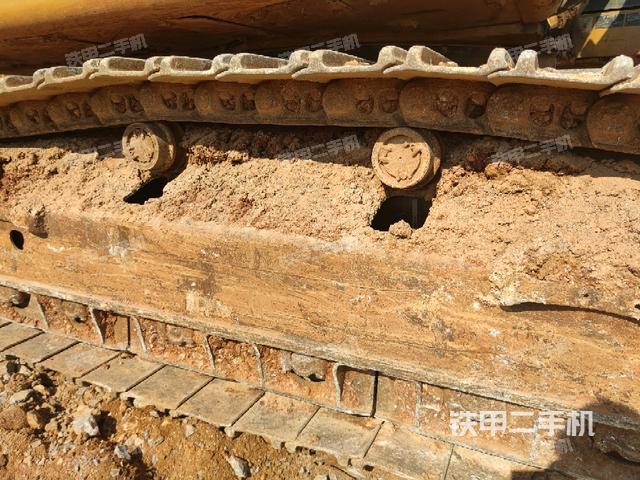 右导向轮(行走机构) 右导向轮(行走机构)