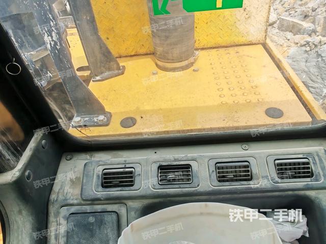 駕駛室左后45度(駕駛室部分) 駕駛室左后45度(駕駛室部分)
