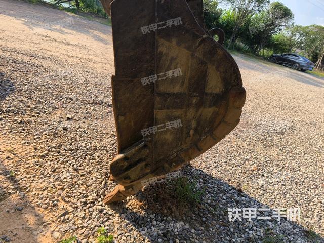 铲斗45度(工作和回转装置) 铲斗45度(工作和回转装置)