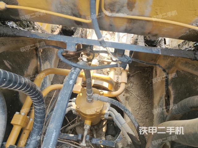 中央回转接头特写(上车部件) 中央回转接头特写(上车部件)