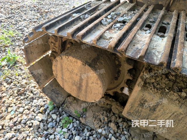 右侧履带整体(行走机构) 右侧履带整体(行走机构)