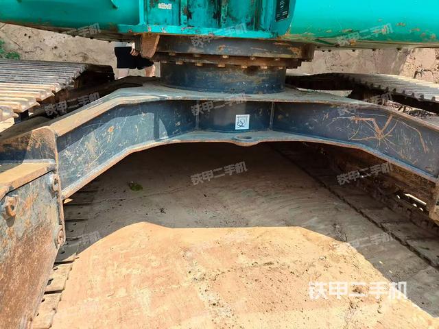 駕駛室頂部（整機(jī)外觀）