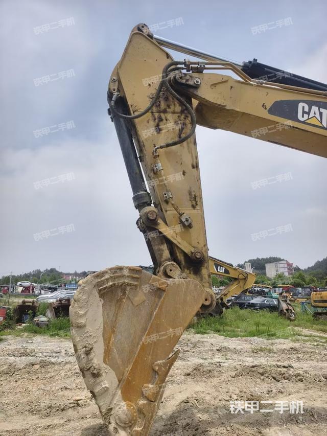 小臂整體左后（工作和回轉(zhuǎn)裝置）