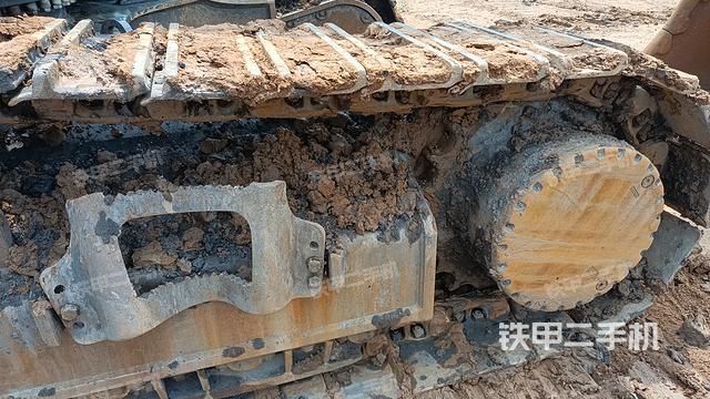 單側(cè)履帶整體（整機(jī)外觀）