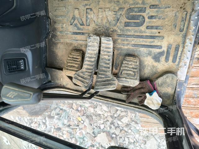 右側(cè)玻璃角標(biāo)（駕駛室部分）