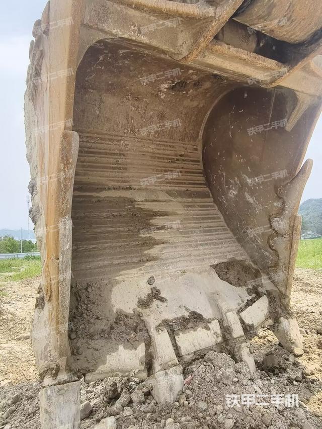 鏟斗右后整體（工作和回轉(zhuǎn)裝置）