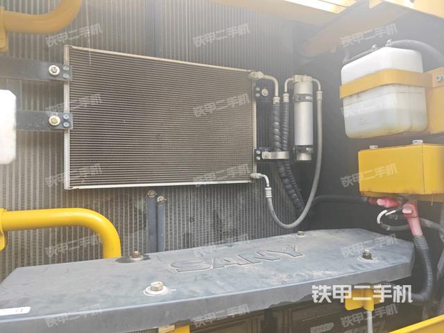 散热器正面(大件舱室) 散热器正面(大件舱室)