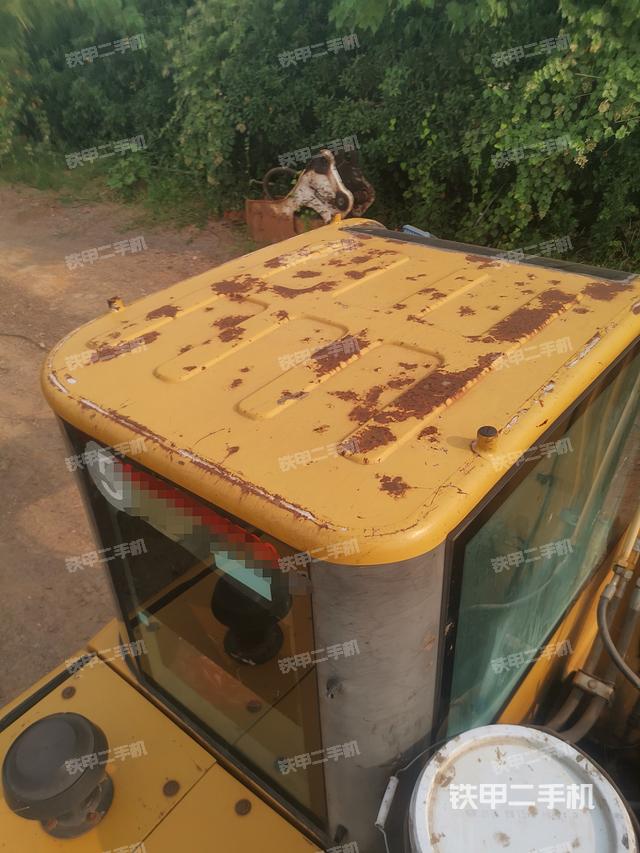 驾驶室顶部（整机外观）