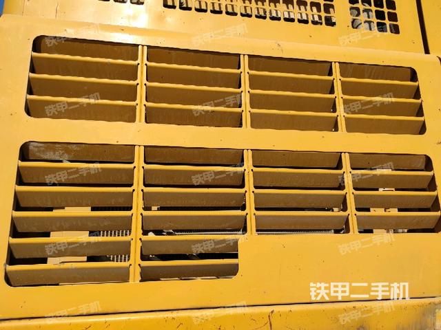 散热器正面(大件舱室) 散热器正面(大件舱室)