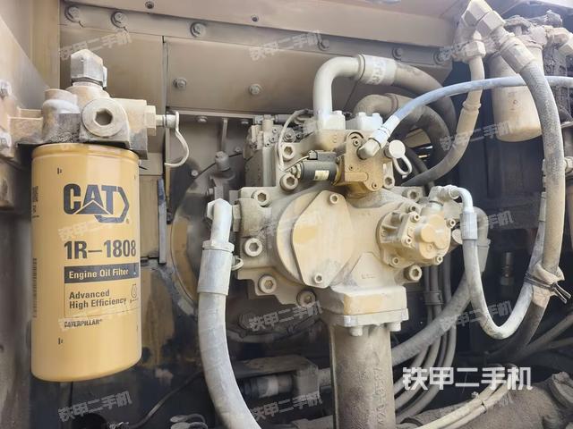 液壓泵斜45?右（大件艙室）