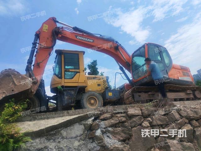 斗山DX150LC-9C挖掘機