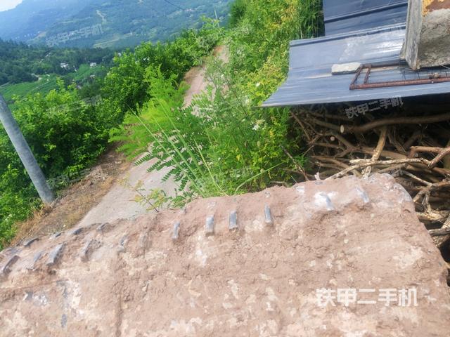 转盘和下车架正前（工作和回转装置）