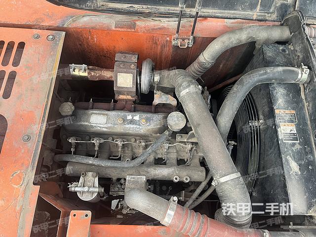 發(fā)動機整體俯視(整機外觀) 發(fā)動機整體俯視(整機外觀)