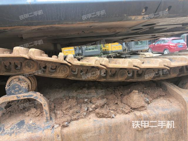 右侧履带整体(行走机构) 右侧履带整体(行走机构)