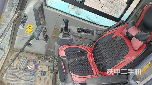 駕駛室整體（整機(jī)外觀）