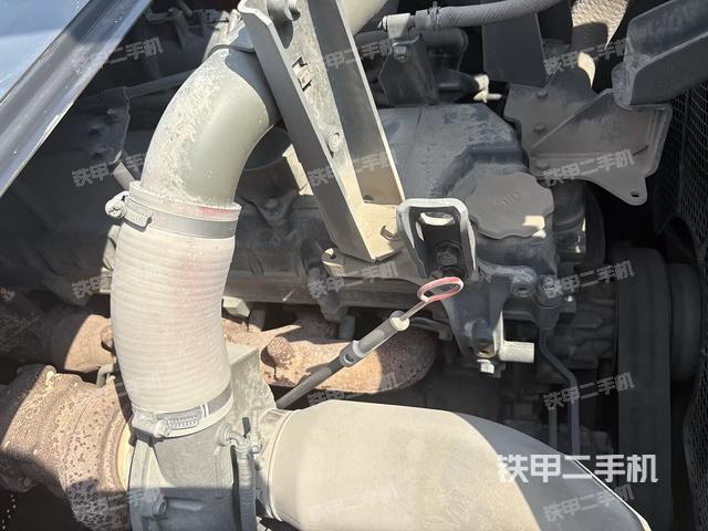 气门室盖螺丝特写(上车部件) 气门室盖螺丝特写(上车部件)