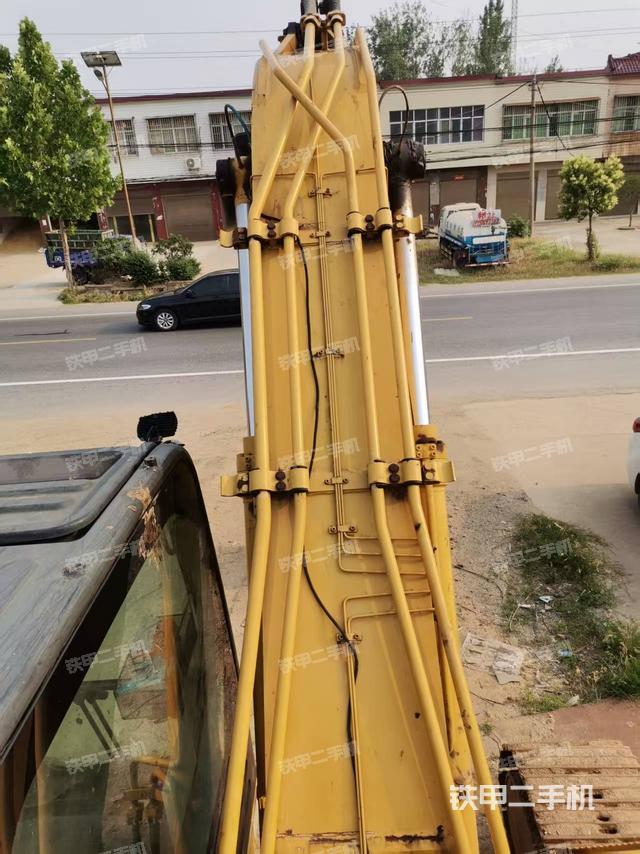 駕駛室頂部（整機外觀）