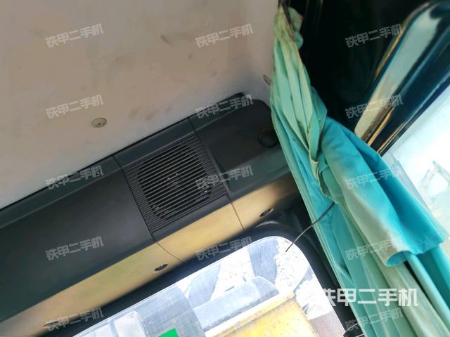左后方玻璃角標(biāo)(駕駛室部分) 左后方玻璃角標(biāo)(駕駛室部分)