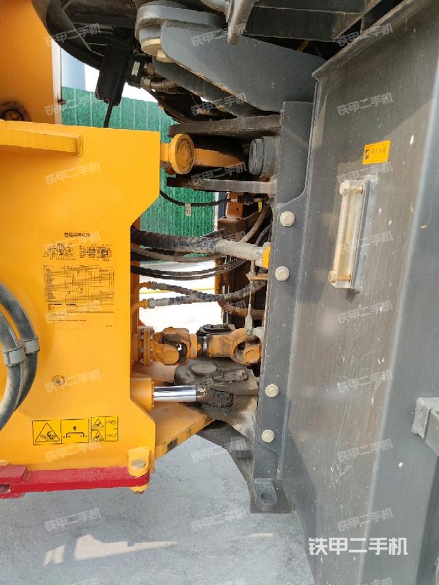 車(chē)架鉸接（液壓/傳動(dòng)系統(tǒng)）