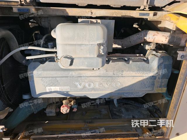 發(fā)動機整體俯視(整機外觀) 發(fā)動機整體俯視(整機外觀)