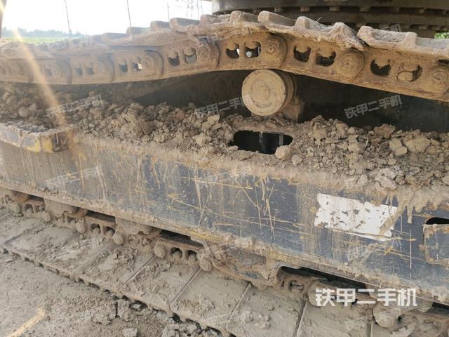 右側(cè)履帶整體(行走機構(gòu)) 右側(cè)履帶整體(行走機構(gòu))