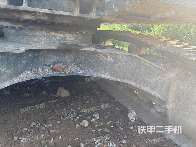 大臂根部 斜视(工作和回转装置) 大臂根部 斜视(工作和回转装置)
