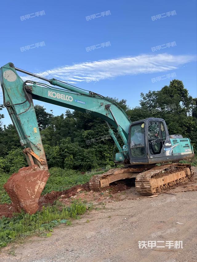 神鋼SK210LC-8挖掘機