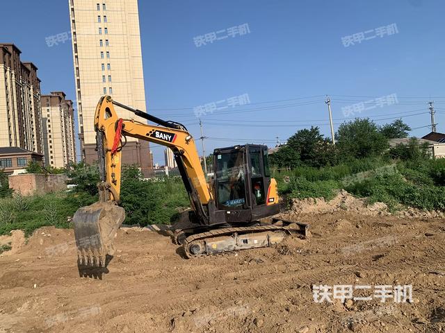 驾驶室整体(整机外观) 驾驶室整体(整机外观)