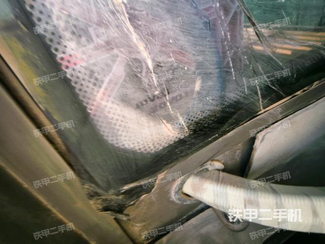 后窗玻璃角标(驾驶室部分) 后窗玻璃角标(驾驶室部分)