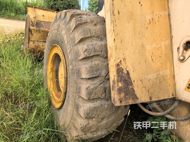 右前輪（行走機(jī)構(gòu)）