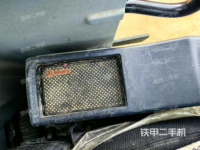 座椅左側(cè)控制臺/音響/含左手柄（駕駛室部分）