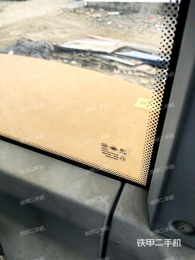 后窗玻璃角標(biāo)（駕駛室部分）