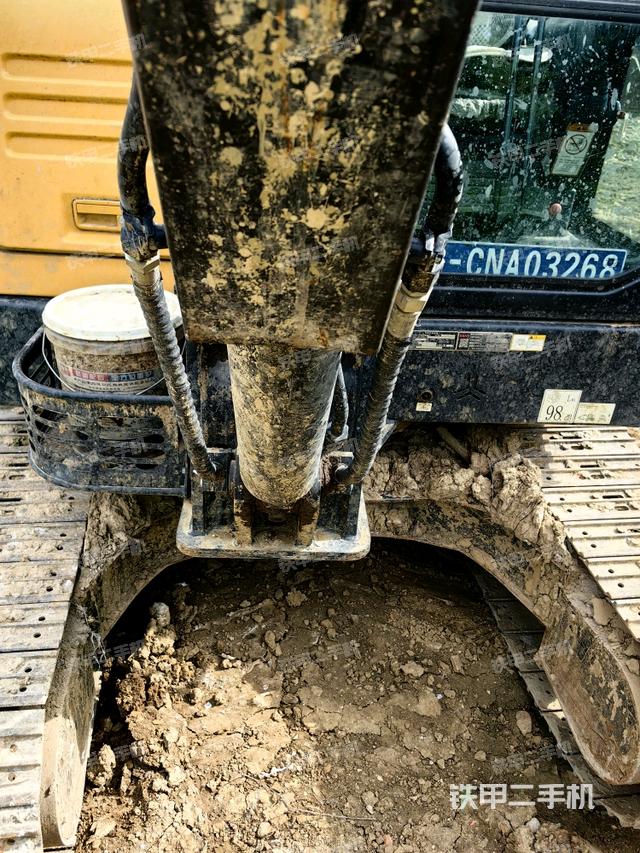 大臂根部?斜（工作和回轉(zhuǎn)裝置）