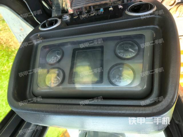 玻璃角标(推土机驾驶室) 玻璃角标(推土机驾驶室)