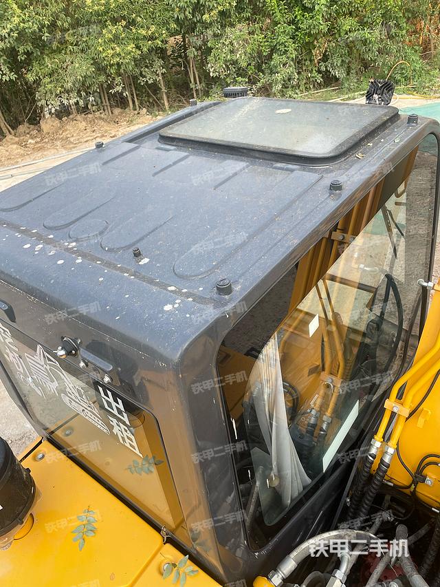 驾驶室顶部（整机外观）