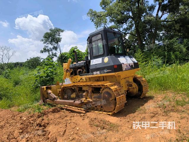 左后45°(推土机整车外观) 左后45°(推土机整车外观)