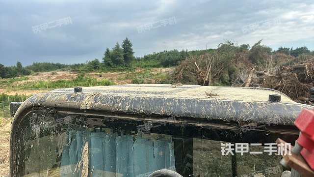 驾驶室顶部（整机外观）