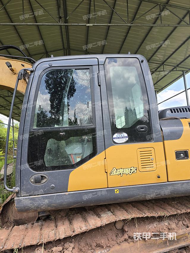 驾驶室整体（整机外观）