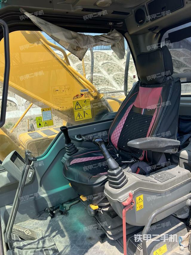 驾驶室整体（整机外观）