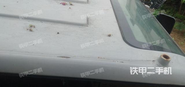 驾驶室顶部（整机外观）