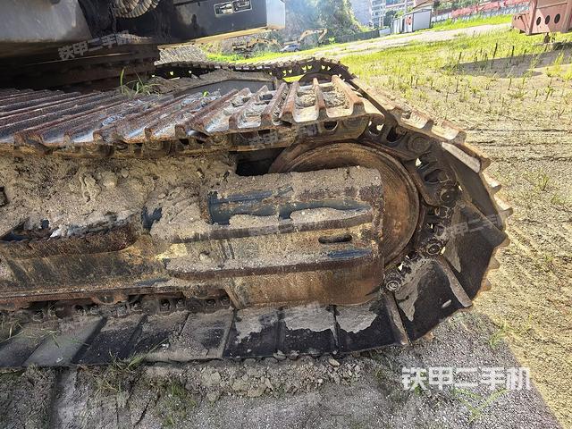 右側(cè)行走馬達(dá)蓋板(行走機構(gòu)) 右側(cè)行走馬達(dá)蓋板(行走機構(gòu))