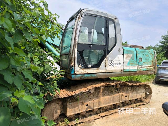 神鋼SK200-6挖掘機(jī)