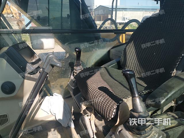 驾驶室整体(整机外观) 驾驶室整体(整机外观)