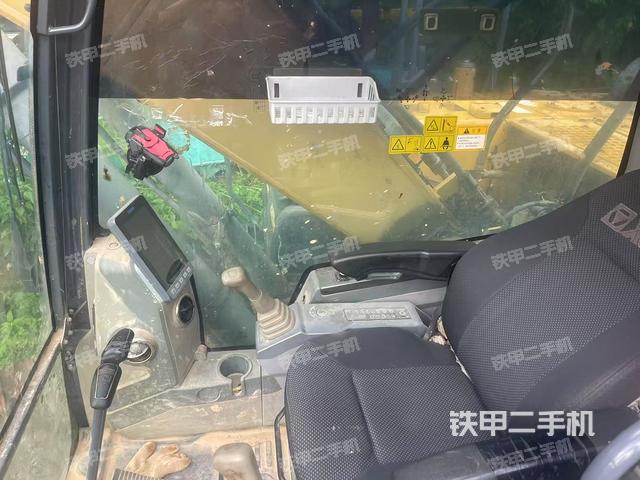 驾驶室整体（整机外观）