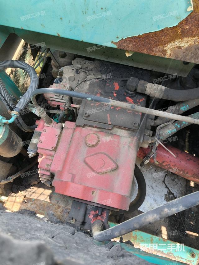 液壓泵斜45?左(大件艙室) 液壓泵斜45?左(大件艙室)