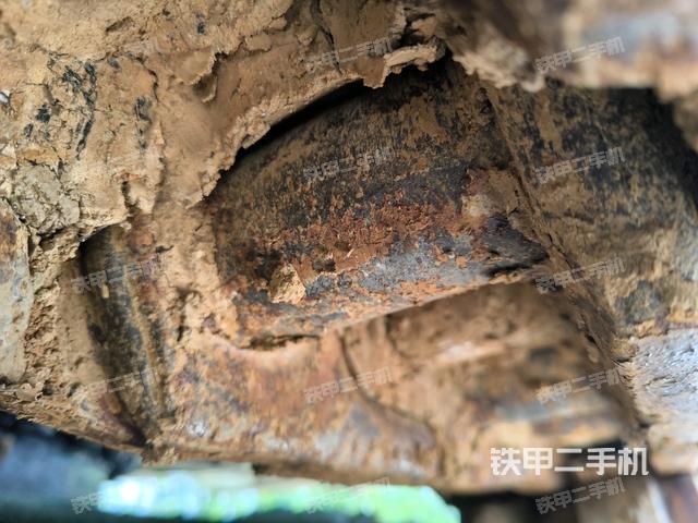 右側(cè)履帶整體(行走機構(gòu)) 右側(cè)履帶整體(行走機構(gòu))