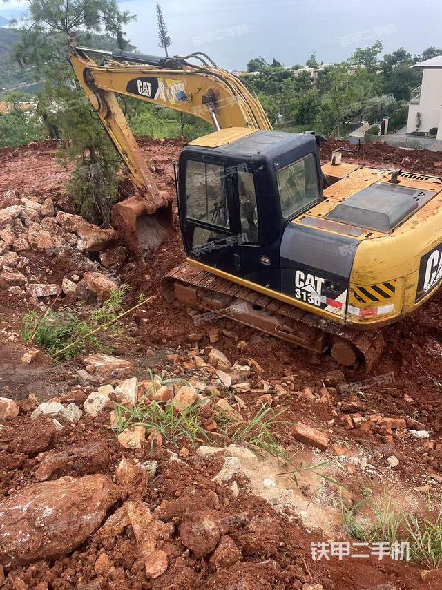 驾驶室顶部（整机外观）